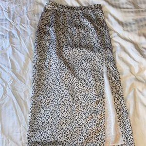 A&F MIDI Leopard Print Slit Skirt